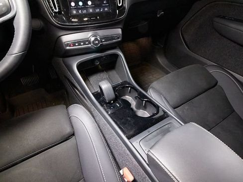 Certified 2023 Volvo C40 P8 Recharge Ultimate w/ Protection Package Premier AWD/4WD image 9