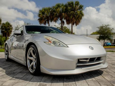 Used 2009 Nissan 370Z NISMO RWD image 1