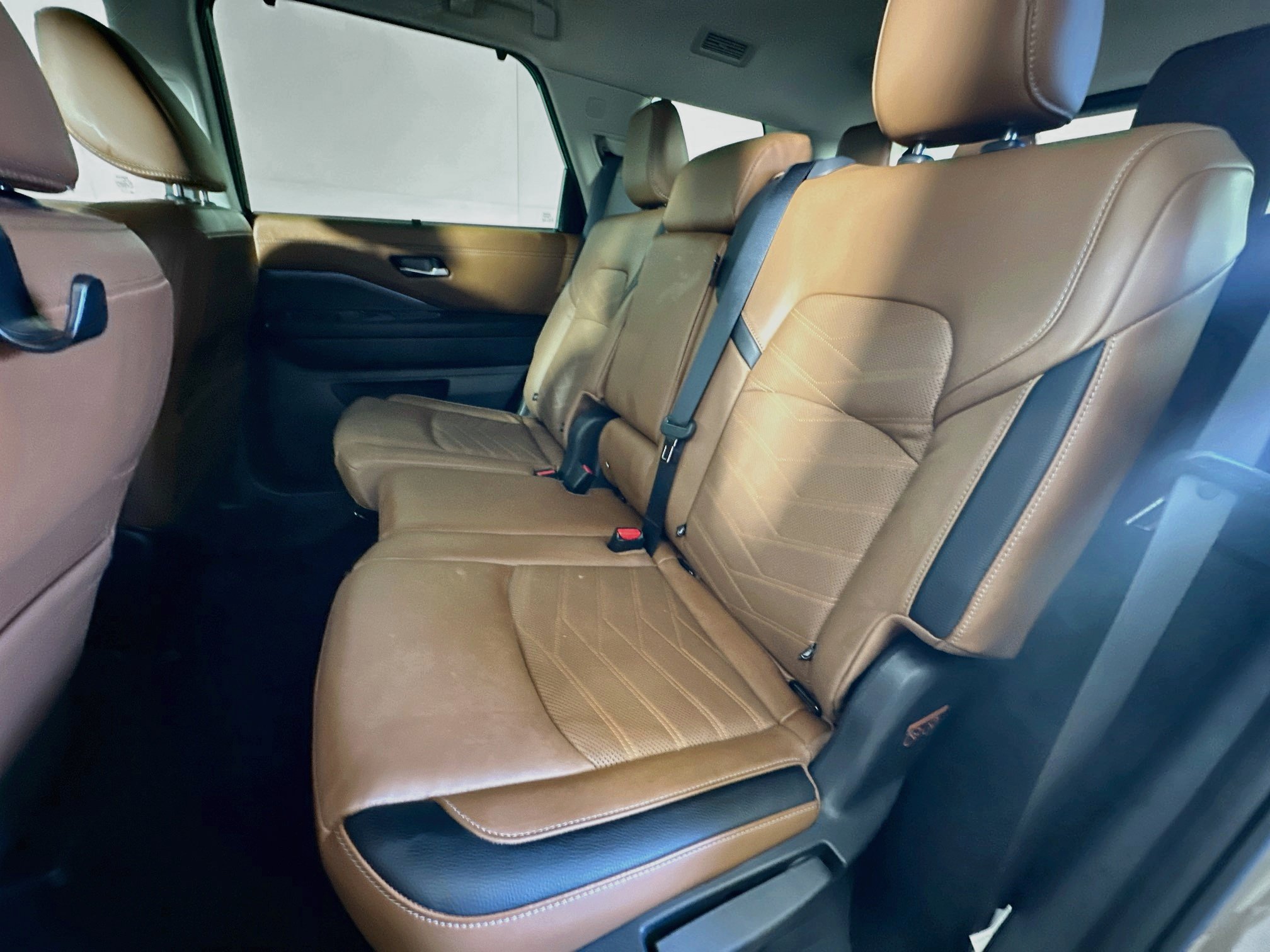 Used 2023 Nissan Pathfinder Platinum w/ Cargo Package AWD/4WD image 30