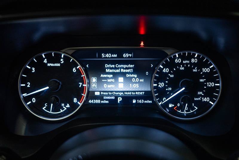 Used 2022 Nissan Rogue SV FWD image 17