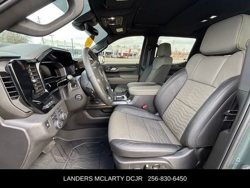 Used 2025 Chevrolet Silverado 1500 ZR2 w/ Technology Package image 21