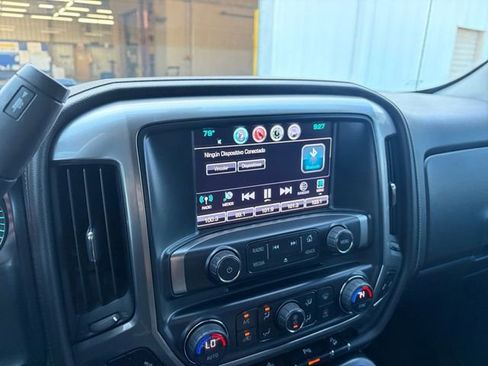 Used 2017 Chevrolet Silverado 1500 LTZ Z71 w/ Midnight Edition AWD/4WD image 10