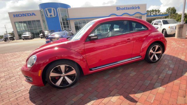 Used 2012 Volkswagen Beetle 2.0T FWD image 6