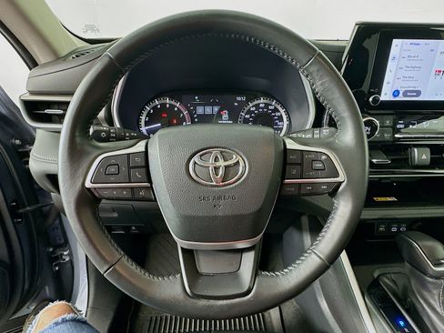 Used 2023 Toyota Highlander XLE FWD image 11