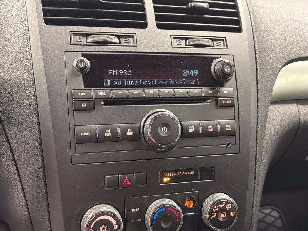 Used 2009 Saturn Outlook XE w/ Convenience Package FWD image 34