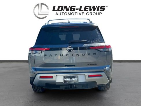 Used 2024 Nissan Pathfinder Platinum image 5
