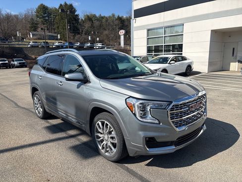 Used 2024 GMC Terrain Denali image 1