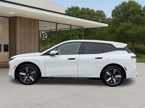 Used 2026 BMW iX xDrive45 image 12