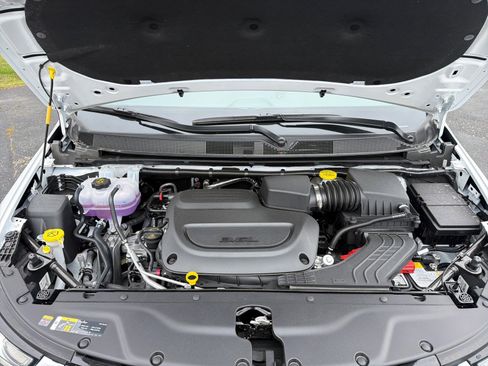 New 2026 Chrysler Pacifica Select w/ S Appearance Package FWD image 13