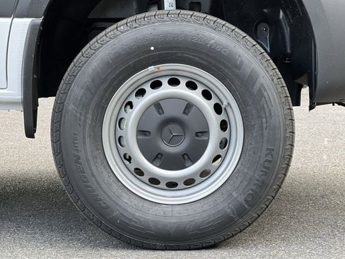 New 2025 Mercedes-Benz Sprinter 2500 image 10