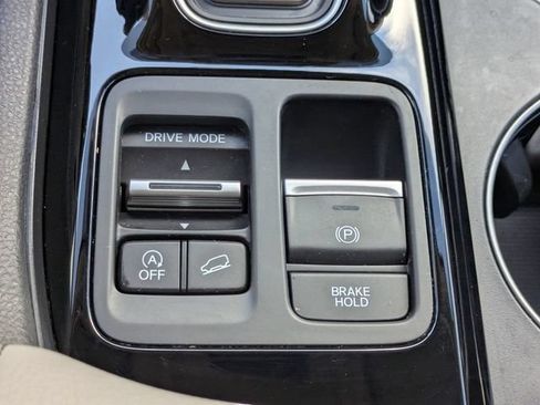 Used 2025 Honda Pilot EX-L image 33