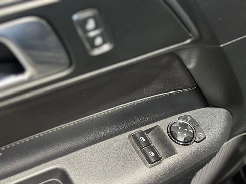 Used 2020 Ford Mustang Coupe image 31