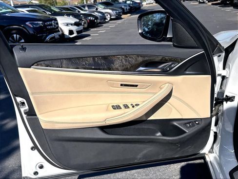 Used 2023 BMW 530e w/ Convenience Package RWD image 21