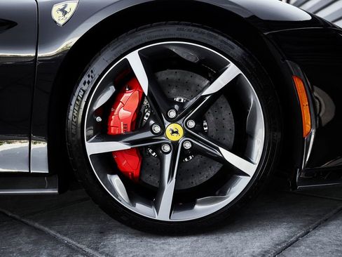 Used 2024 Ferrari SF90 Spider image 32