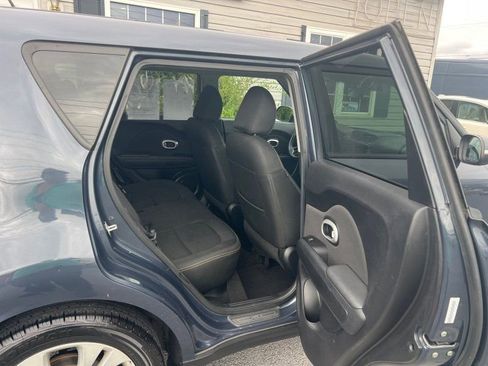 Used 2014 Kia Soul + image 8