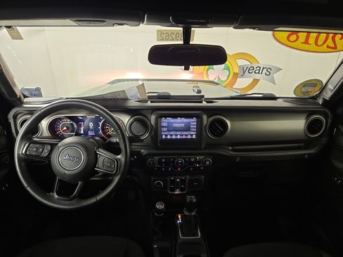 Used 2018 Jeep Wrangler Unlimited Sport S AWD/4WD image 14