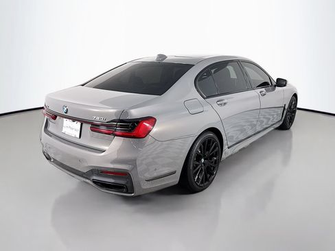 Used 2022 BMW 750i xDrive w/ Autobahn Package AWD/4WD image 9