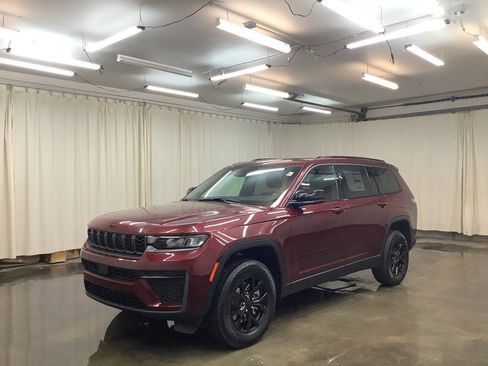 New 2026 Jeep Grand Cherokee L 4WD image 1