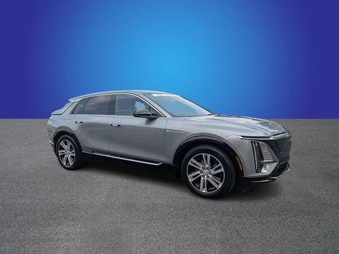 Certified 2024 Cadillac Lyriq Tech w/ Driver Assist Package RWD image 7