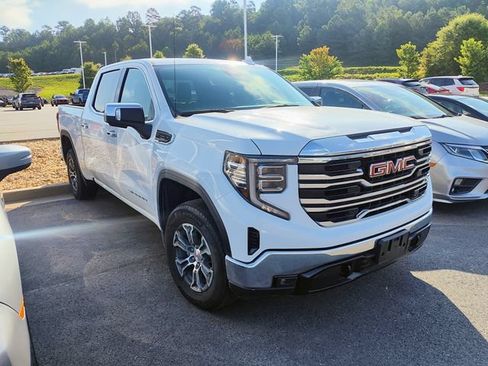 Used 2025 GMC Sierra 1500 SLT AWD/4WD image 3