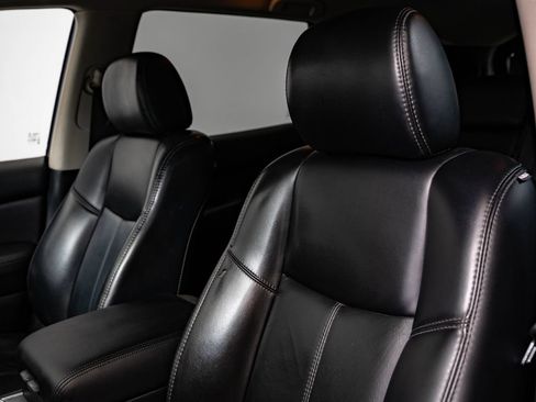 Used 2018 Nissan Pathfinder SL FWD image 24