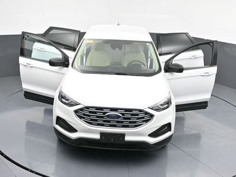 Used 2021 Ford Edge SE image 40