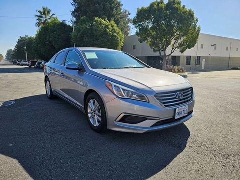 Used 2016 Hyundai Sonata SE image 3