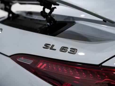 Used 2022 Mercedes-Benz SL 63 AMG 4MATIC w/ AMG Aerodynamic Package image 19