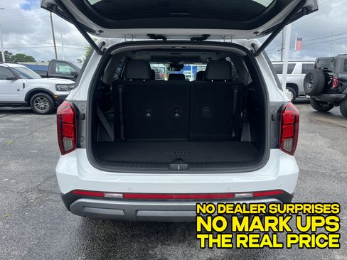 Used 2023 Hyundai Palisade SEL FWD image 5