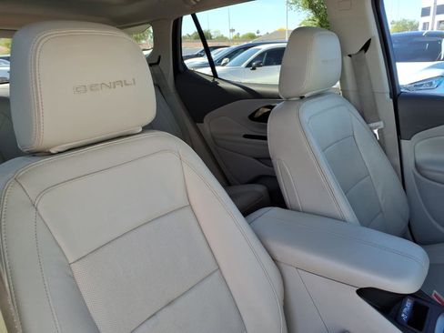 Used 2019 GMC Terrain Denali w/ Comfort Package FWD image 12