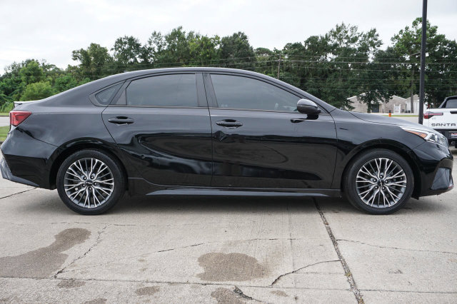 Used 2022 Kia Forte GT-Line w/ GT-Line Premium Package FWD image 3