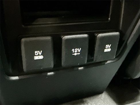 Used 2018 Land Rover Discovery Sport HSE image 27