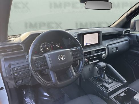Used 2025 Toyota Tacoma SR image 11