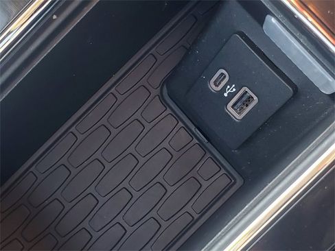 Used 2023 Lincoln Aviator Reserve w/ Equipment Group 201A image 24