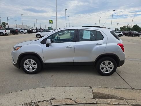 Used 2017 Chevrolet Trax LS FWD image 6