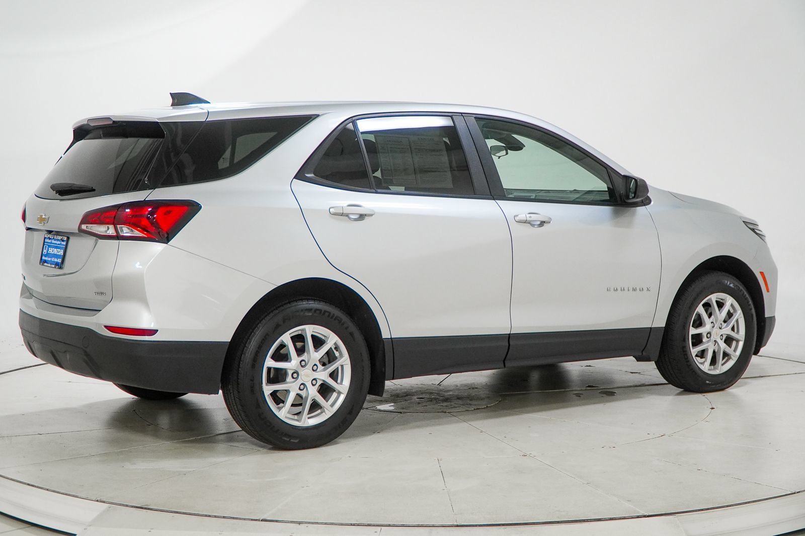 Used 2022 Chevrolet Equinox LS w/ LS Convenience Package AWD/4WD image 10