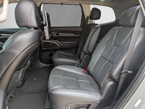 Used 2022 Kia Telluride SX w/ Nightfall Edition Package image 17