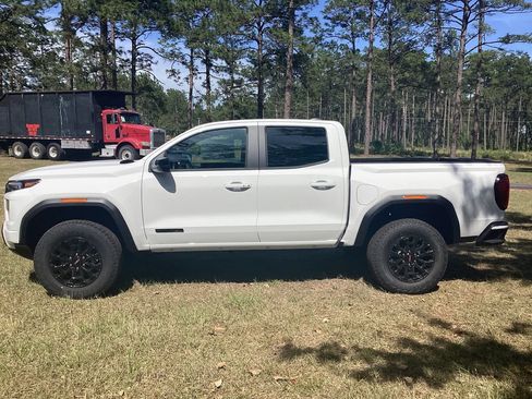 New 2026 GMC Canyon Elevation w/ Convenience Package RWD image 2