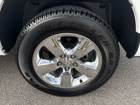 Used 2015 RAM 1500 Big Horn RWD image 18