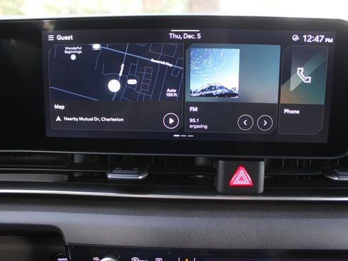 New 2026 Kia Carnival EX FWD image 47