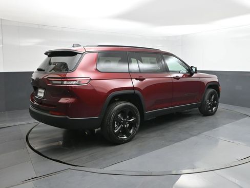 New 2025 Jeep Grand Cherokee L Altitude image 11