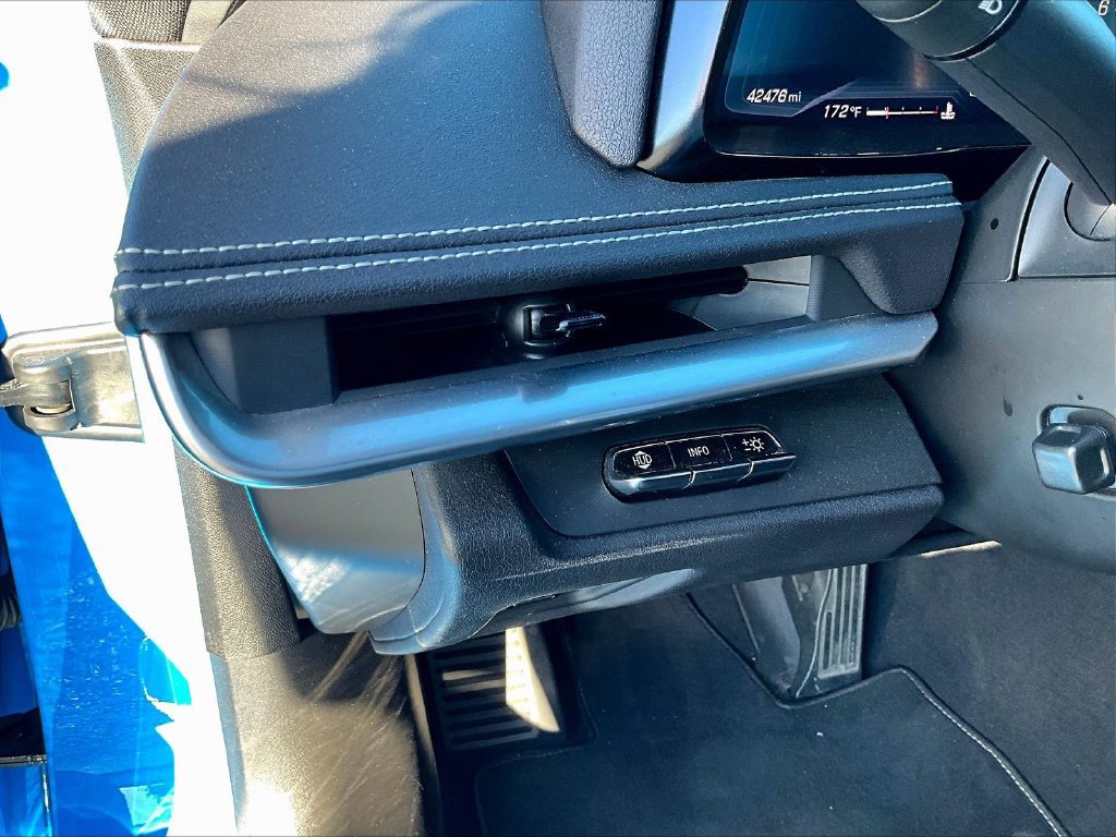 Used 2021 Chevrolet Corvette Stingray Preferred Cpe w/ Z51 Performance Package RWD image 10