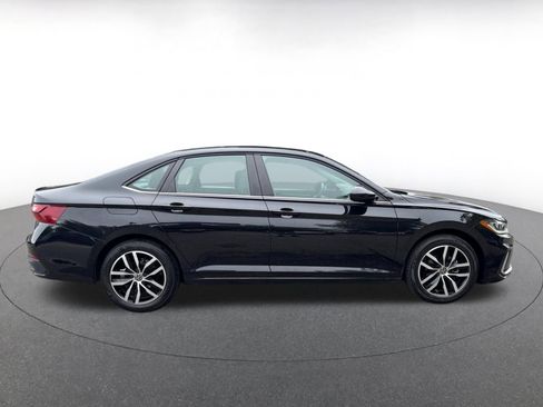 Used 2025 Volkswagen Jetta SE FWD image 15