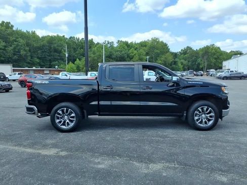 Used 2024 Chevrolet Silverado 1500 LT AWD/4WD image 2