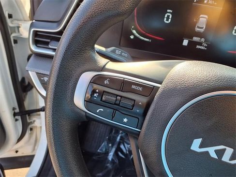 Used 2024 Kia Sportage LX image 16