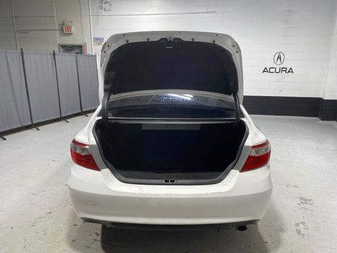 Used 2015 Toyota Camry XSE image 19