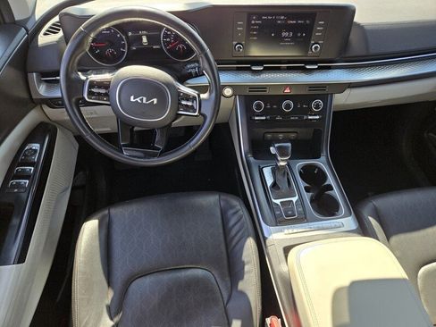 Used 2024 Kia Carnival LX FWD image 13