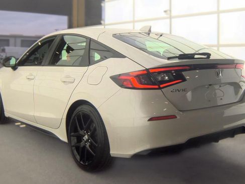 Used 2025 Honda Civic Sport image 7