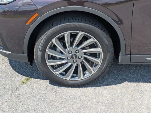 Used 2023 Lincoln Corsair Reserve AWD/4WD image 10