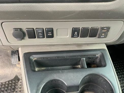 Used 2018 Nissan NV 3500 SV w/ Navigation Package RWD image 13